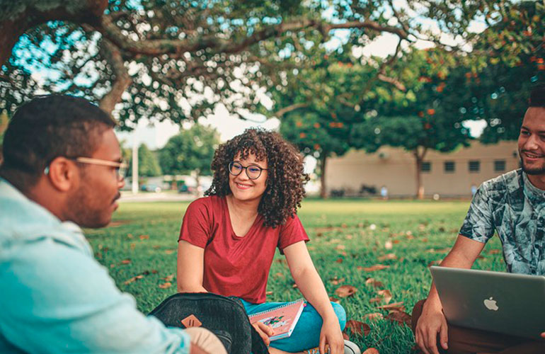 ¿Qué son actividades extracurriculares en la Universidad?